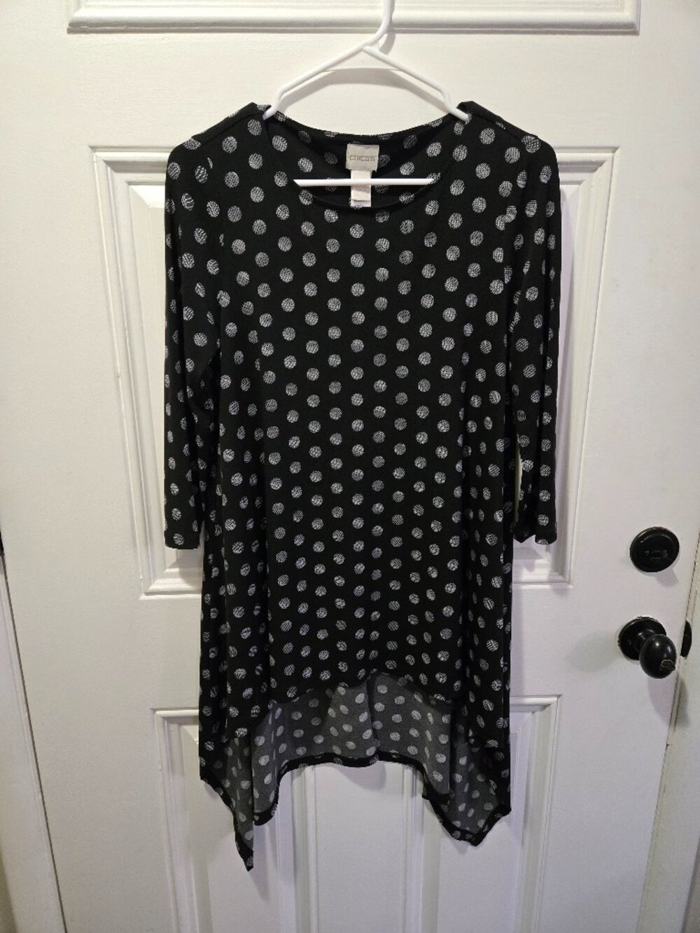 Chico's Size 00 Black White Polka Dot Tunic Top 3/4 Sleeve High Low Hem Stretch